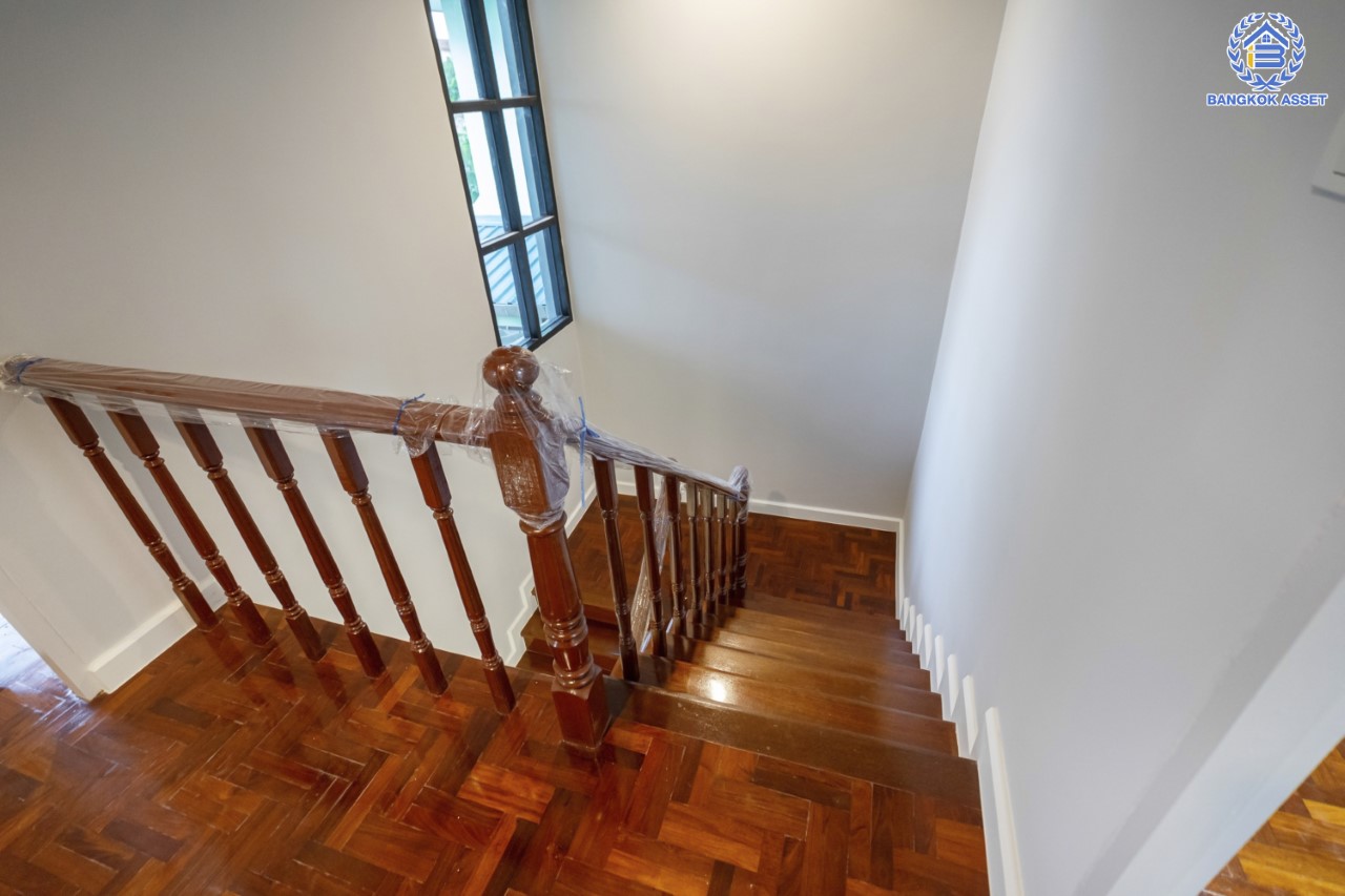 บ้านมือสองตกแต่งใหม่ ม.อักษรา พุทธมณฑลสาย3-บรมราชชนนี ตกแต่งหรูหรา เนื้อที่ 52.4 ตร.ว. ฟังก์ชัน 3 ห้องนอน 2 ห้องน้ำ จอดรถได้ 2 คัน บนทำเลเชื่อมต่อเมือง ใกล้เซ็นทรัลศาลายา, ม.มหิดล ทางคู่ขนานลอยฟ้าบรมราชชนนี และรายล้อมด้วยสิ่งอำนวยความสะดวกครบ!